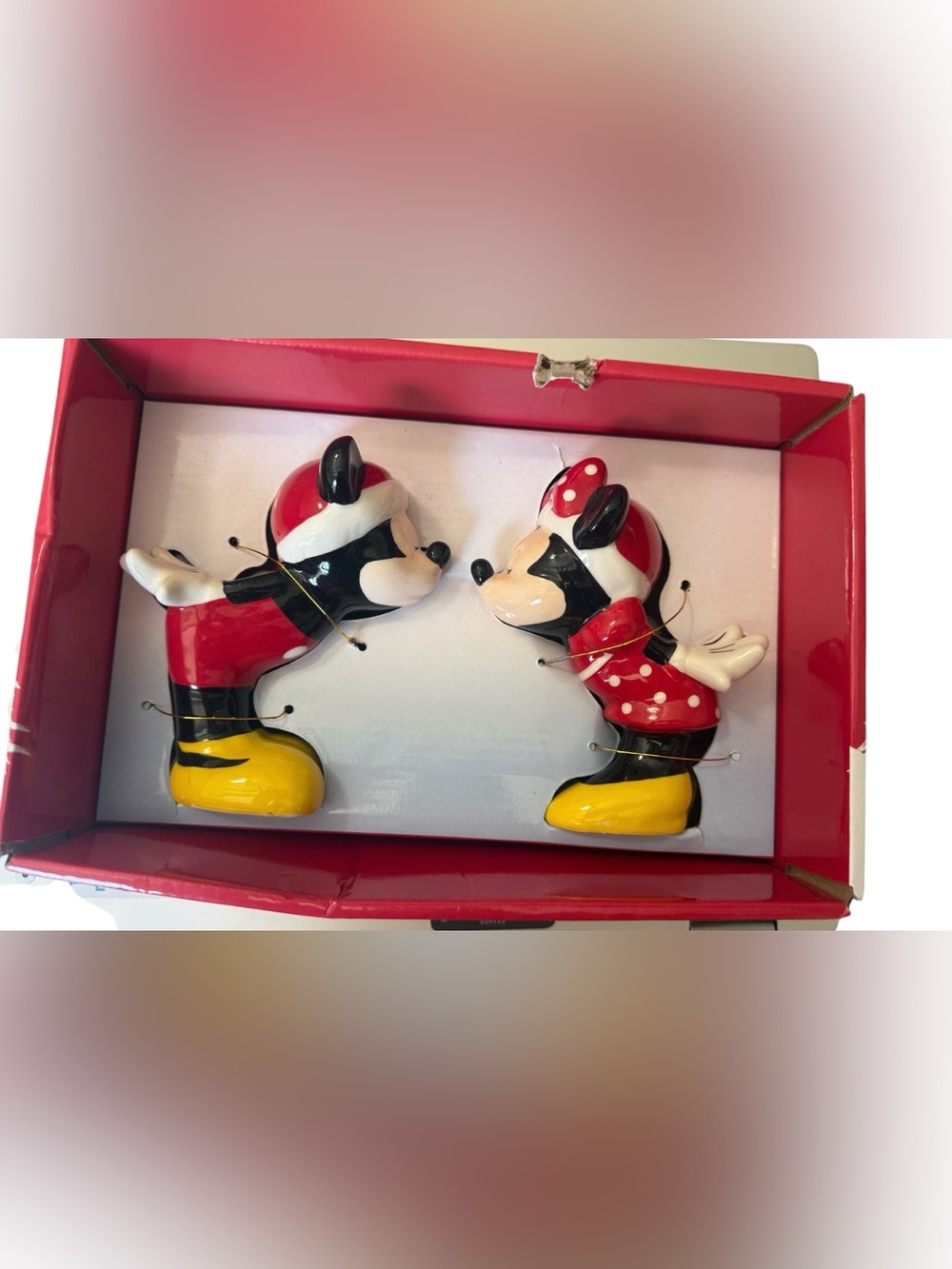 Disney Mickey & Minnie Christmas Kissing Salt Pepper Shakers Original Box